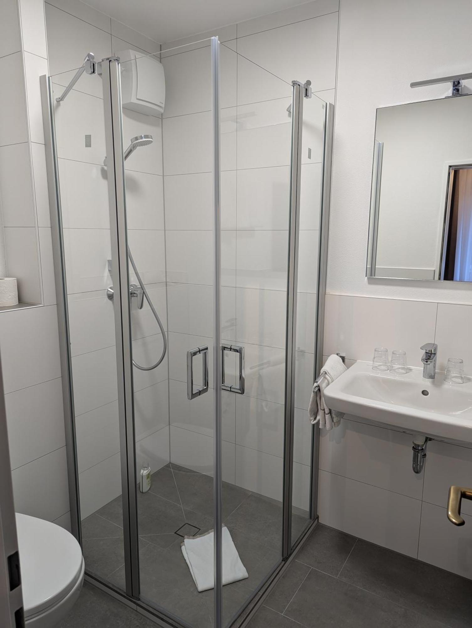 Hotel Und Weingut Karlsmuehle Mertesdorf Ngoại thất bức ảnh