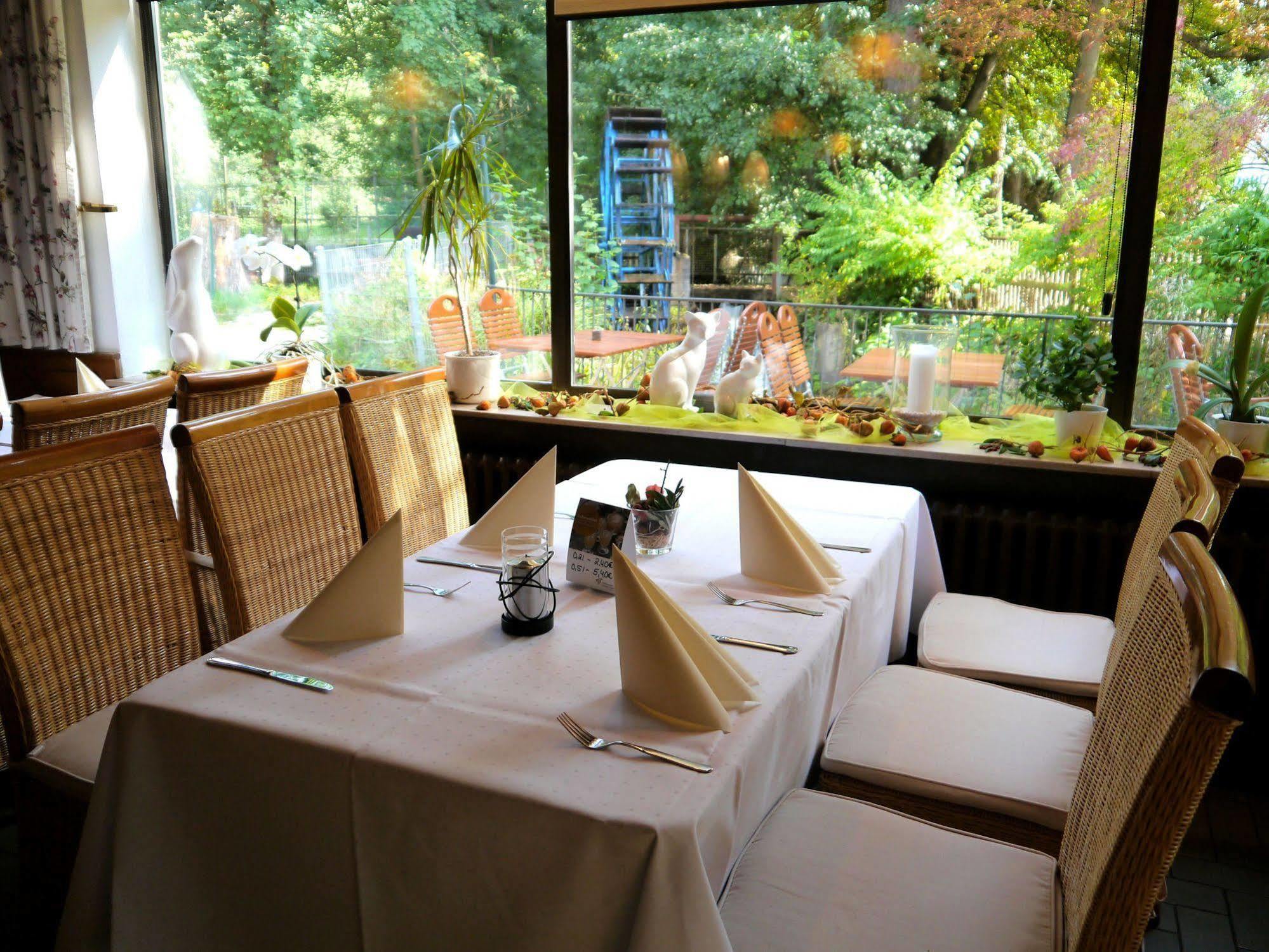 Hotel Und Weingut Karlsmuehle Mertesdorf Ngoại thất bức ảnh