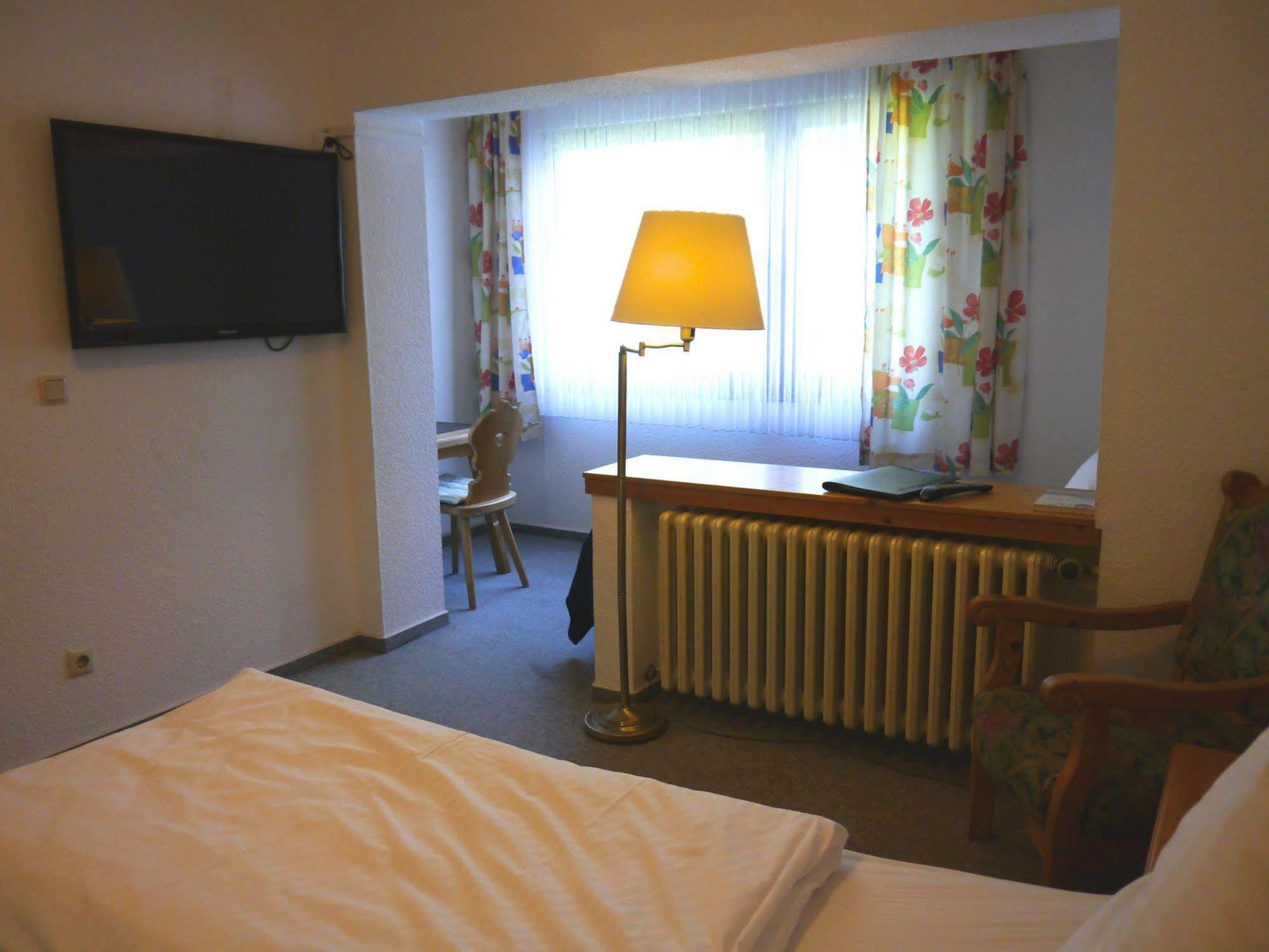 Hotel Und Weingut Karlsmuehle Mertesdorf Ngoại thất bức ảnh