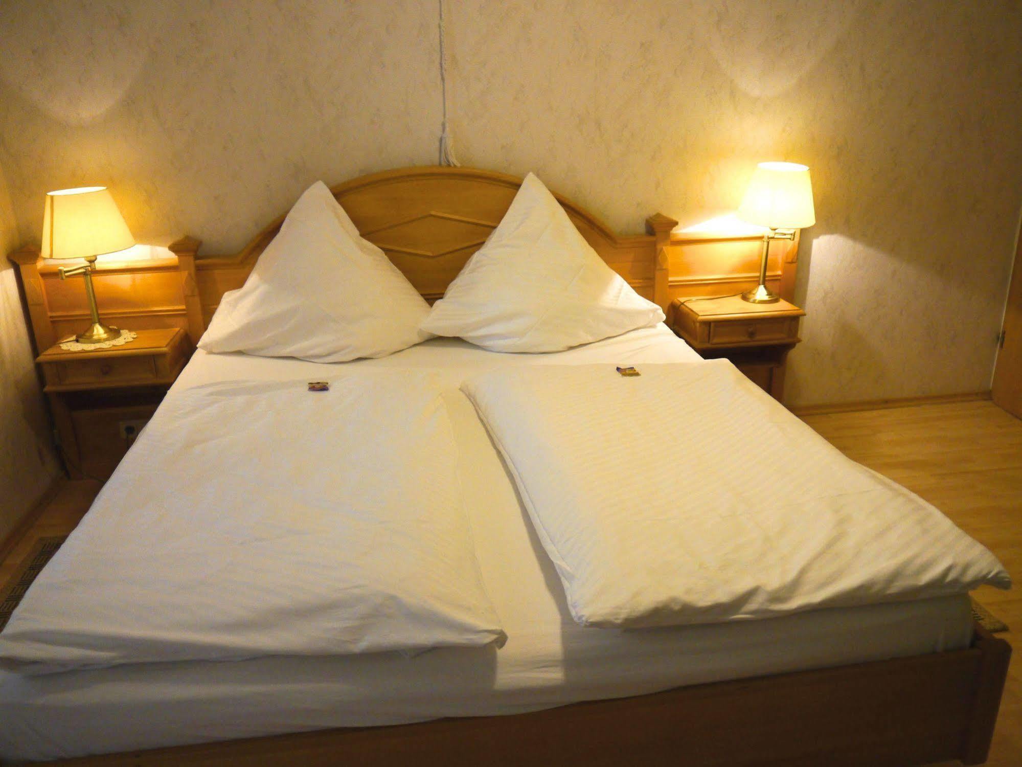 Hotel Und Weingut Karlsmuehle Mertesdorf Ngoại thất bức ảnh